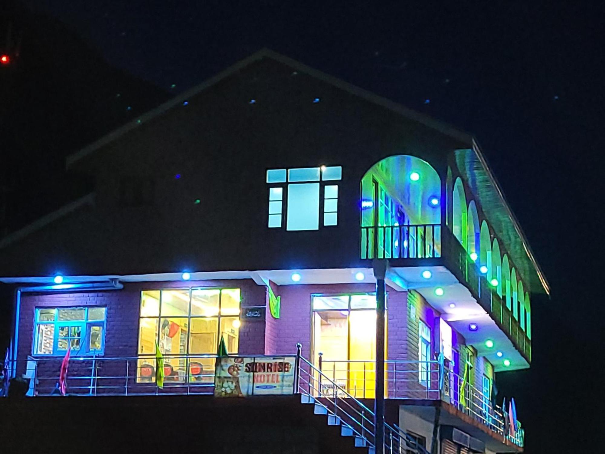 Sunrise Hotel And Restaurant Mastan Gurez Kanzalwan المظهر الخارجي الصورة